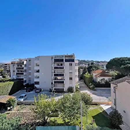 Les Coralies アパート *